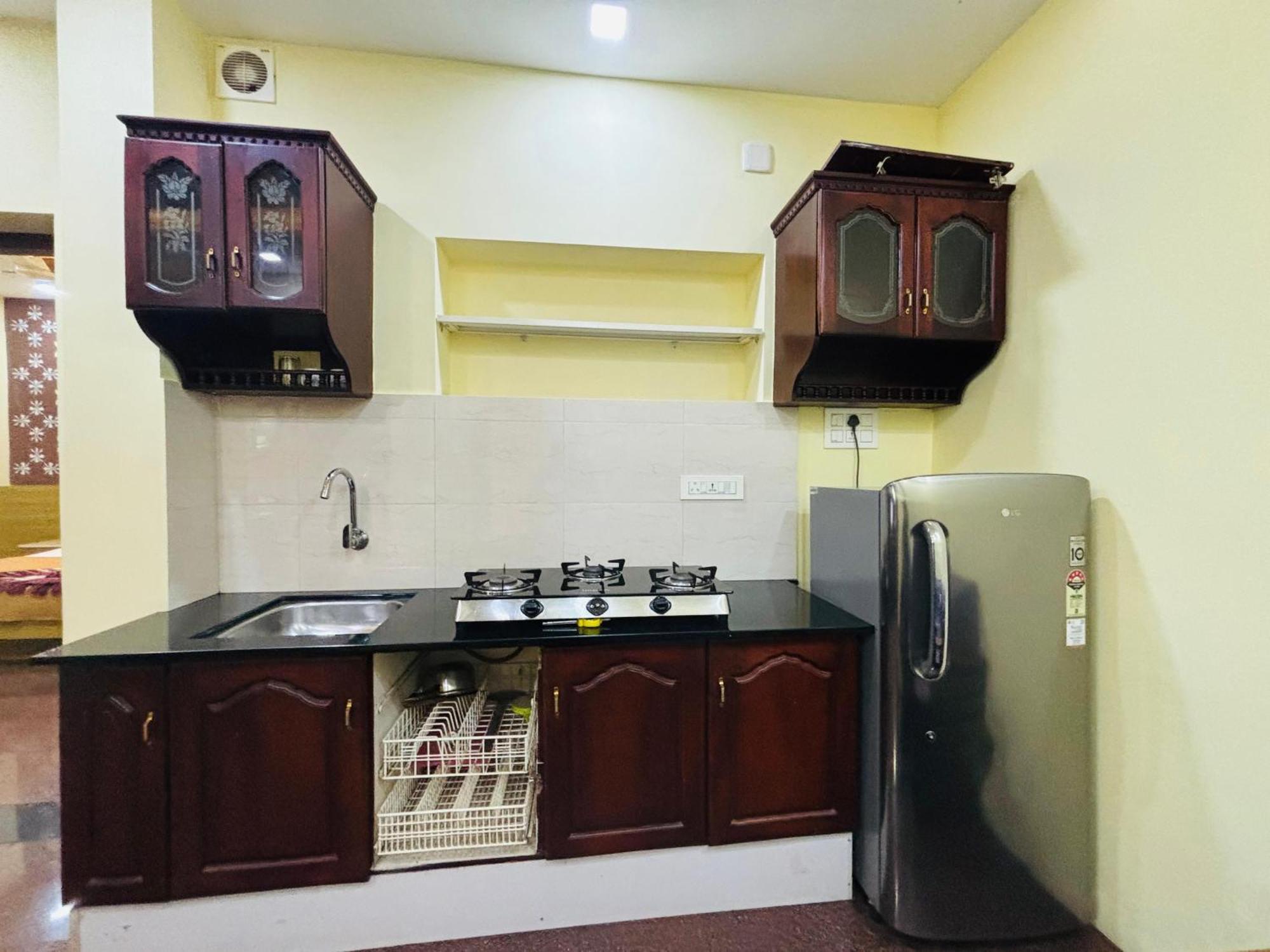 Готель Isha Residency Kochi Екстер'єр фото