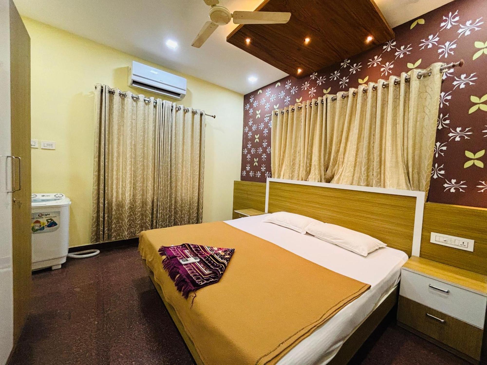 Готель Isha Residency Kochi Екстер'єр фото